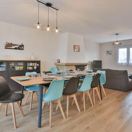 Grande Maison Avec Jardin Parking Proche De La
