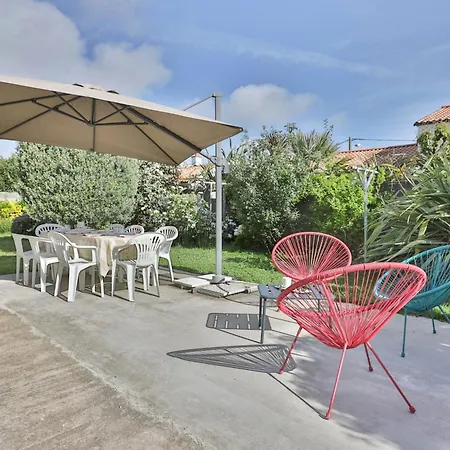 Grande Maison Avec Jardin Parking Proche De La Tatil Evi
