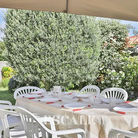 Prázdninový dům Grande Maison Avec Jardin Parking Proche De La